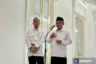Prabowo Perintahkan Mendikdasmen Bentuk Tim Evaluasi Buku Ajar Sekolah