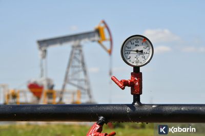 Ukraina Klaim Produksi Minyak Rusia Turun ke Level Terendah