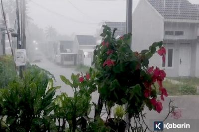 BMKG: Waspada Hujan Lebat di Sejumlah Wilayah RI Akibat Siklonik pada Kamis