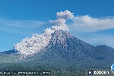 Gunung Semeru Erupsi Lagi Jumat Ini, Awan Panas Meluncur Sejauh 4,5 Km