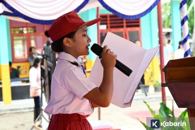 Siswi di Nias Utara Sampaikan Surat ke Presiden, Apresiasi Program MBG