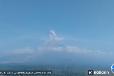Gunung Semeru Erupsi, Kolom Abu Capai 1.000 Meter di Atas Puncak
