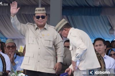Prabowo Terima Lencana Emas Adhi Bhakti Tani Nelayan Maha Utama