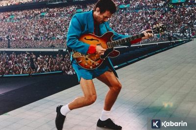 Harry Styles Tumbang di Panggung saat Konser di London