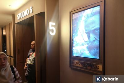 Transformasi Hugh Jackman di The Death of Robin Hood Curi Perhatian Penonton
