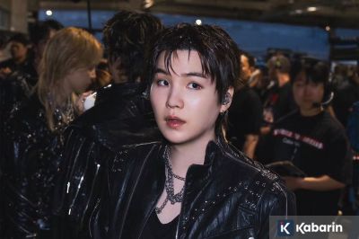 Suga BTS Dikabarkan Investasi di SpaceX Milik Elon Musk