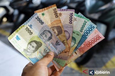 Rupiah Melemah ke Angka Rp17.995 per Dolar AS pada Kamis Sore