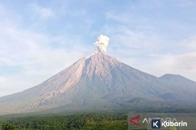 Pendakian Gunung Semeru Ditutup Sementara untuk Hormati Hari Raya Karo