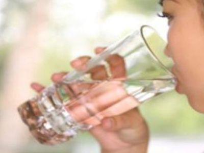 Minum segelas air bisa perbaiki suasana hati dan pikiran? Ini faktanya