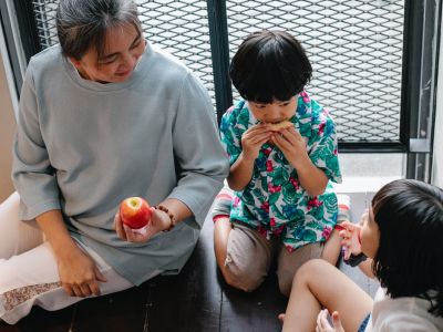Siasat membiasakan anak menerapkan pola makan sehat