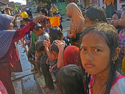 Amalan doa Rebo Wekasan 20 Agustus 2025, ini bacaan Arab, Latin & arti