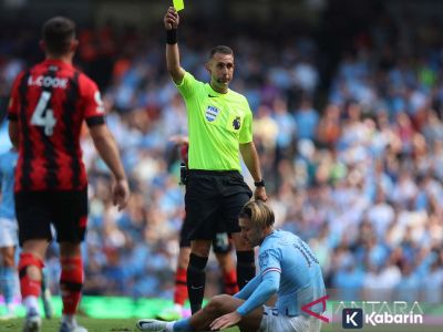 Mantan wasit Liga Inggris David Coote terjerat kasus gambar tidak pantas anak