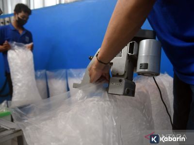 Tau gak sih, ternyata es batu bisa bermanfaat untuk kulit wajah