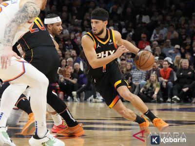 Phoenix Suns bantai Indiana Pacers 133-98, Devin Booker cetak 33 poin