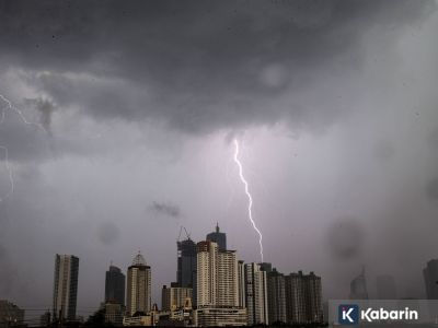 Seluruh wilayah Jakarta diprediksi hujan petir pada Kamis sore