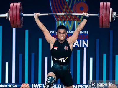 Rizki Juniansyah raih dua emas dalam Kejuaraan Dunia Angkat Besi 2025