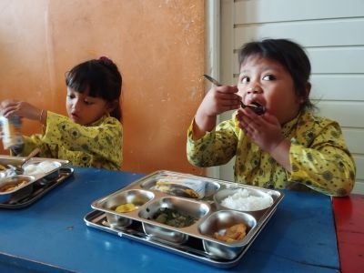 Perilaku makan orang tua berpengaruh pada kebiasaan makan anak