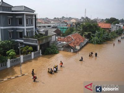 Jakarta Timur siapkan 400 personel hadapi musim hujan dan banjir