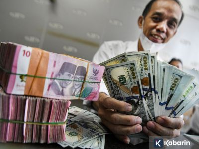 Rupiah melemah ke angka Rp16.726 per dolar AS pada Senin pagi