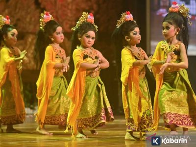 5 cara seru bantu anak pemalu jadi lebih percaya diri