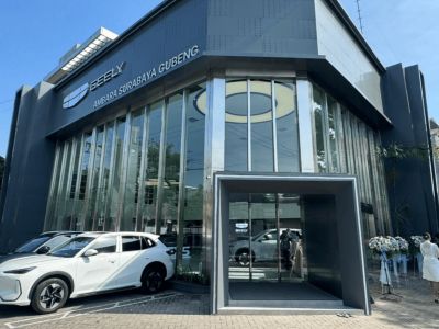Geely perluas jaringan di Jawa Timur lewat peresmian diler Surabaya