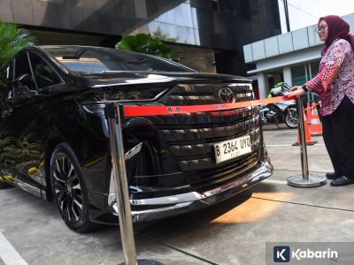 Mobil Alphard milik Immanuel Ebenezer dikembalikan KPK