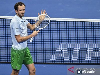 Medvedev siap hadapi Zverev di perempat final China Open