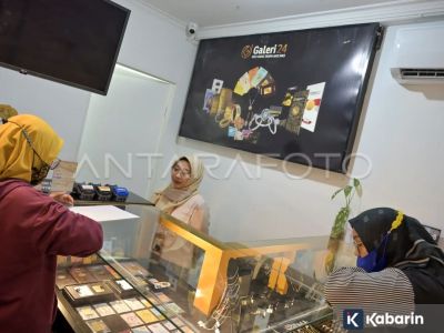 Harga Emas Kamis ini di Pegadaian naik lagi, Antam tembus Rp2,2 juta per gram