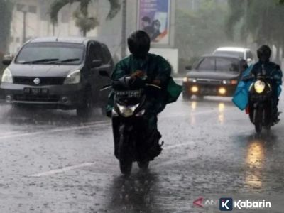 Hujan lebat diprediksi akan landa sejumlah kota besar Indonesia hari ini