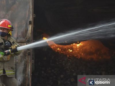 Pabrik kopi di Matraman Jakarta Timur dilalap sang jago merah