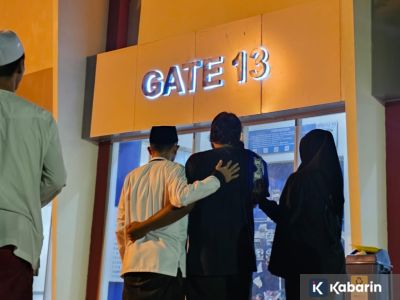 Keluarga korban dan suporter gelar doa bersama peringati tiga tahun tragedi kanjuruhan