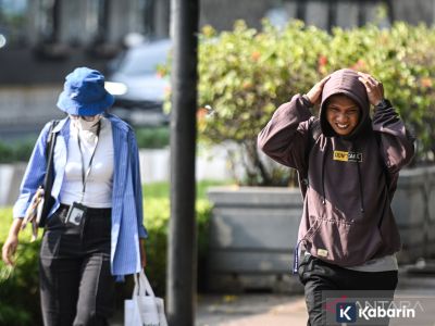 Ternyata mandi sekali hingga dua kali sehari udah cukup!