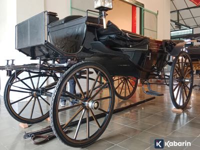 Dua kereta pusaka Keraton Yogyakarta diarak setelah 12 tahun disimpan