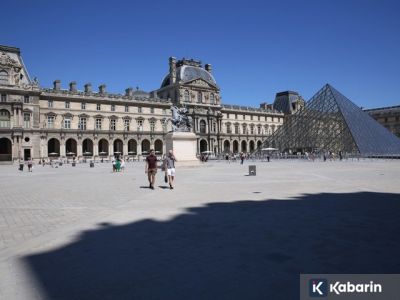 Tiga hari setelah dirampok, Museum Louvre buka lagi!
