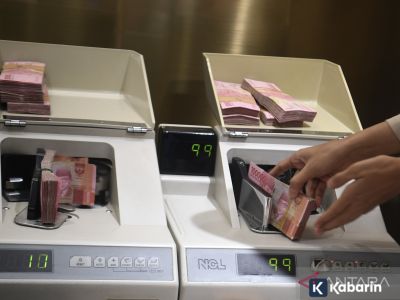 Rupiah melemah usai The Fed tahan sinyal pelonggaran agresif