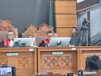Hakim PN Jakarta memvonis Nikita Mirzani 4 tahun penjara & denda Rp1 miliar