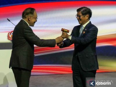 Kelelahan usai pimpin KTT ASEAN, PM Malaysia Anwar Ibrahim sakit