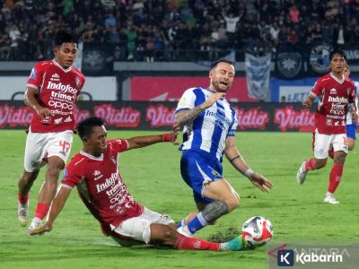 Persib Bandung tekuk Bali United 1-0 di kandangnya sendiri