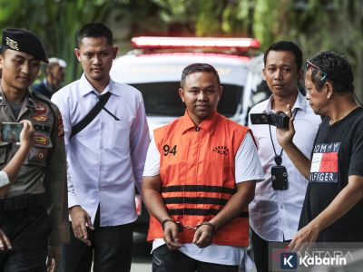 KPK duga Gubernur Riau sempat panik dan sembunyi di kafe saat OTT berlangsung