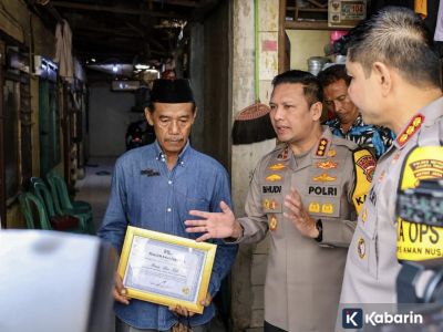 Polisi beri penghargaan Hansip yang gugur di cakung sebagai sosok pahlawan lingkungan