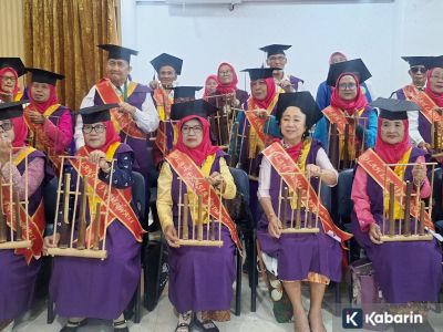 Sekolah lansia Jaksel luluskan 129 wisudawan, bukti semangat tak kenal umur