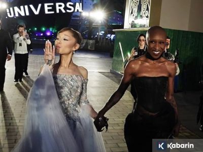 Ariana Grande diganggu fans saat acara premier film "Wicked" di Singapura