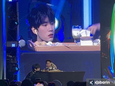 Zhou Yiran seru-seruan cicipin camilan dan minuman tradisional Indonesia