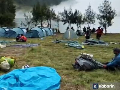 Basarnas :178 pendaki yang terjebak erupsi Semeru dievakuasi dengan aman