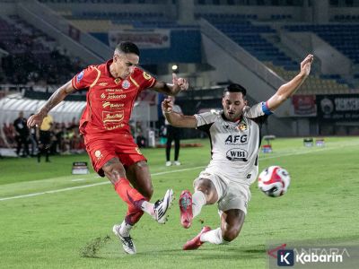 Persija comeback 3-1 atas Persik di tengah guyuran hujan