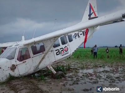 Pesawat GA28 milik Wise Air jatuh di persawahan Karawang, ini kronologinya