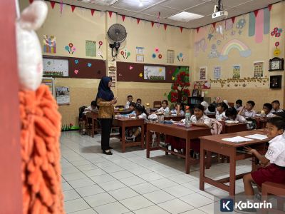 Hari Guru ramai dirayakan, tapi kesejahteraan guru masih jadi PR besar