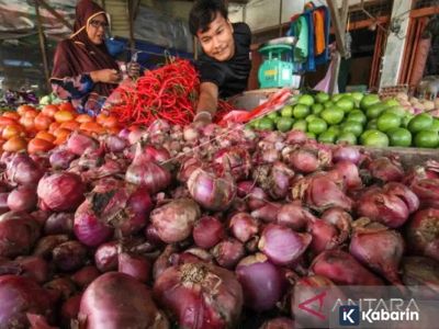 Daftar harga bahan pokok terbaru, cabe Rp27.500/kg, telur Rp28.000/kg