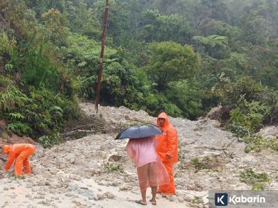 Akses jalan Padangsidimpuan–Medan lumpuh total imbas longsor beruntun di Sipirok