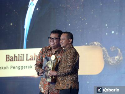 Menteri Bahlil raih penghargaan Tokoh Transisi Energi